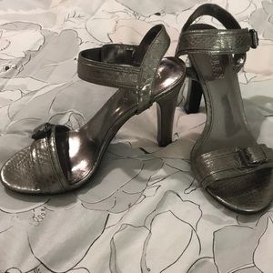 High heel shoes silver.